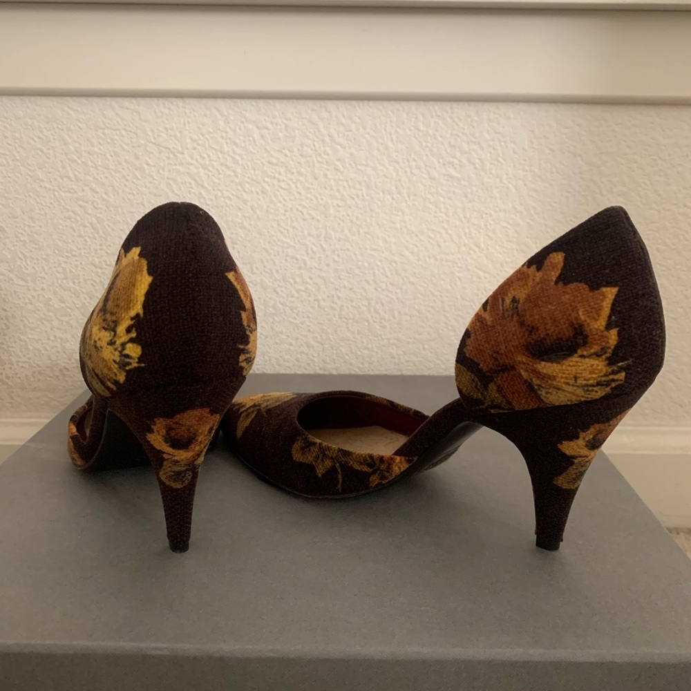 Prada Floral Print Canvas Pump - Picture 3 of 4